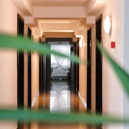 Hotel Victory ママイア エクステリア 写真